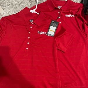 hyvee worker tee shirts